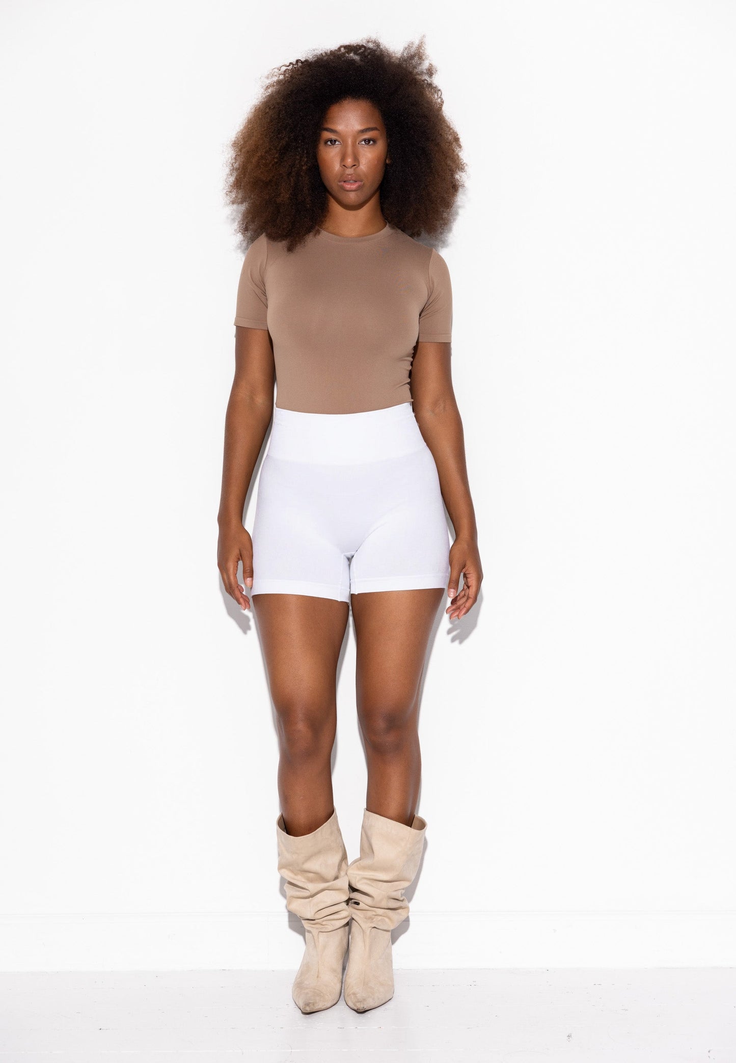Honest Midwaist Shorts Functional Comfort- White