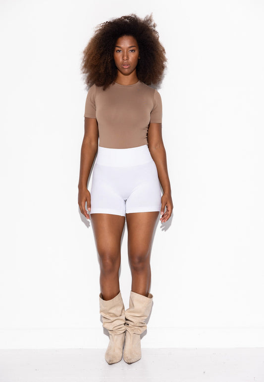 Honest Midwaist Shorts Functional Comfort- White