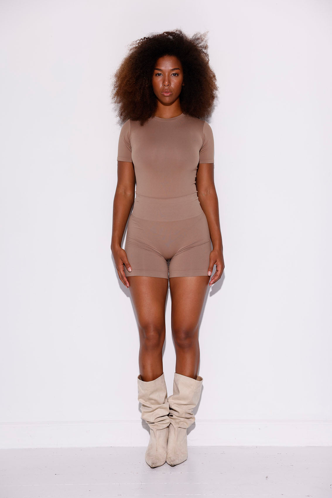 Honest Midwaist Shorts Functional Comfort - Nougat